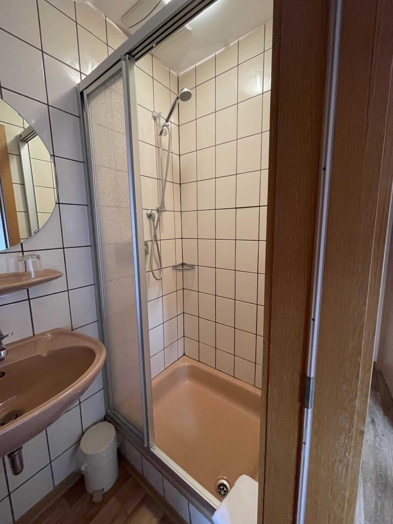 Hotel Zur Mosel Minheim Экстерьер фото