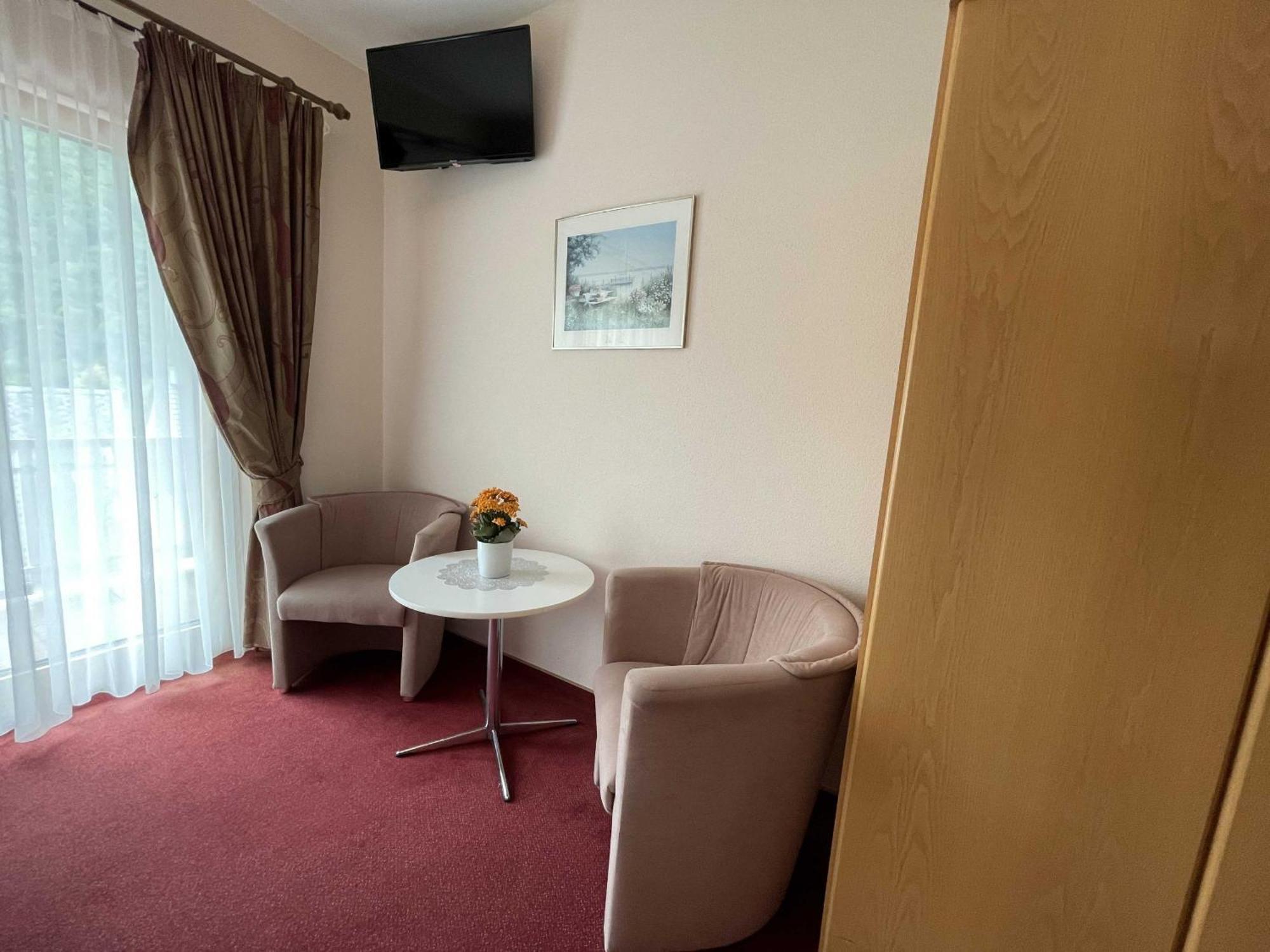 Hotel Zur Mosel Minheim Экстерьер фото