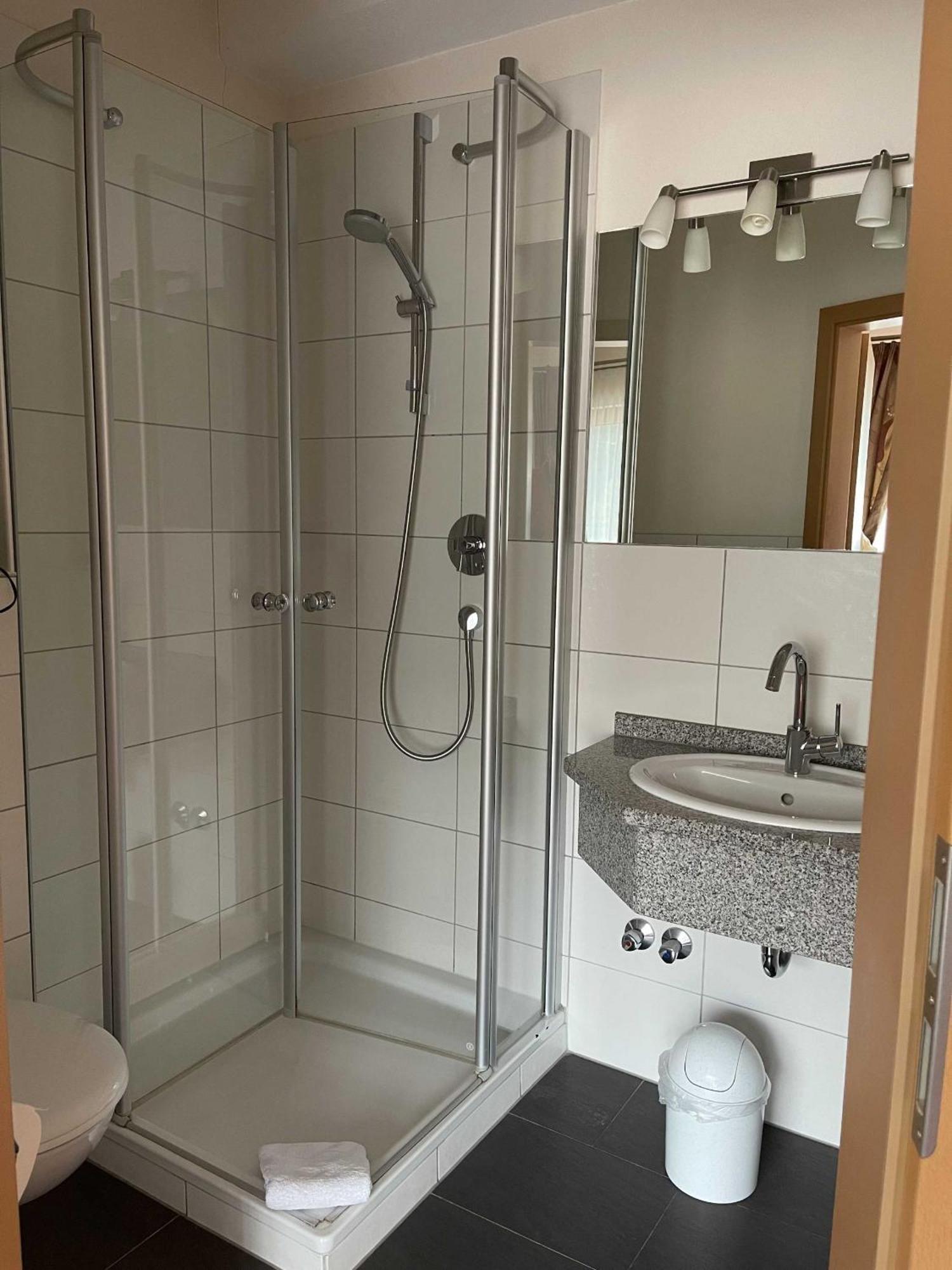 Hotel Zur Mosel Minheim Экстерьер фото